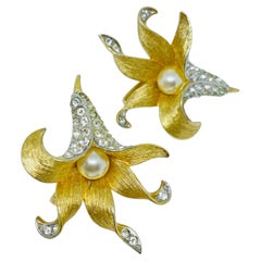 BOUCHER signed vintage gold tone rhinestones flower designer clip on earrings