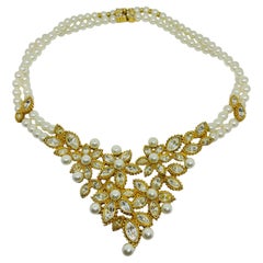 CHRISTIAN DIOR signed vintage gold plated faux pearls crystals flower necklace