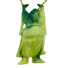 VENDOME Vintage-Halskette aus goldfarbener Kette mit grüner Jade aus Lucite und „Happy Buddha“-Anhänger