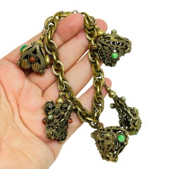 Vintage gold tone Etruscan Revival chain charm glas jade carnelian fish bracelet