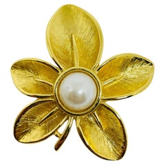 Broche vintage de diseño con forma de flor y perlas, de color dorado, firmado por NAPIER