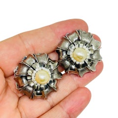 MIRIAM HASKELL signed vintage silver tone faux pearl flower 1940's clip earrings
