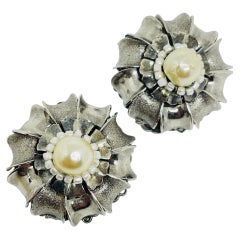 MIRIAM HASKELL signed vintage silver tone faux pearl flower 1940's clip earrings