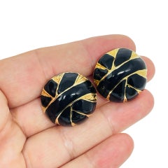 GAY BOYER signed vintage gold tone black modern enamel designer clip on earrings