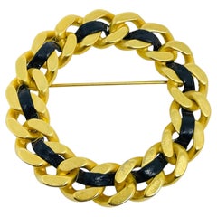 ERWIN PEARL signed vintage gold tone faux leather chain circle designer brooch
