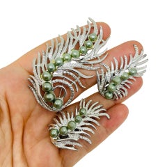 SARAH COVENTRY vintage silver tone grey faux pearls feather brooch earrings set