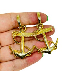 Pendientes de clip de diseño vintage de AVON con forma de ancla en tono dorado