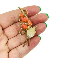Vintage gold tone natural salmon coral cabochons leafs designer brooch