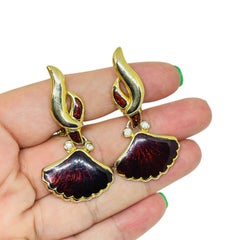 Vintage gold tone purple enamel rhinestone seashell designer clip on earrings