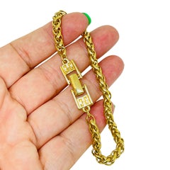 GIVENCHY Paris New York – Designer-Armband mit Logo und goldfarbener Weizenkette