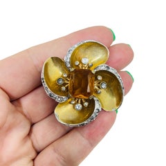 MAZER, fermaglio vintage degli anni '40 in pelliccia con fiore decorato con strass in vetro citrino placcato oro, firmato
