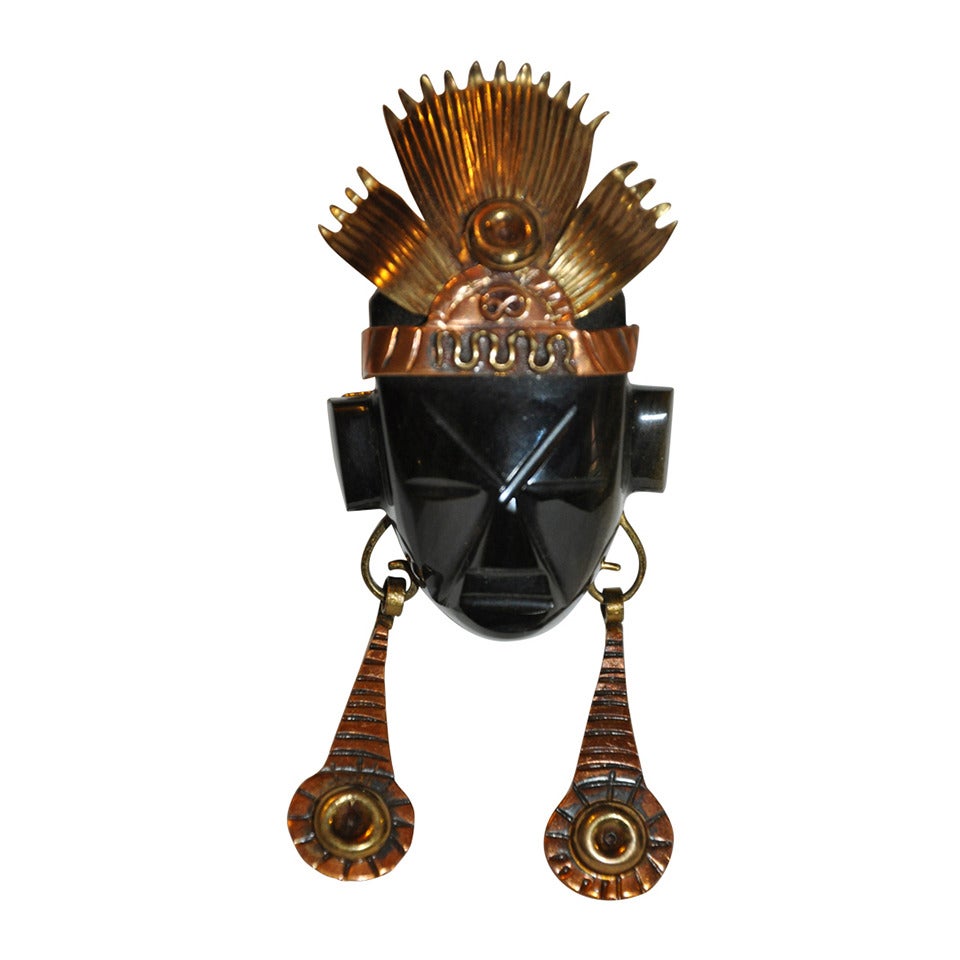 Große obsidianische schwarze Onyx-Gesichtsmaske mit goldener Hardware Brosche