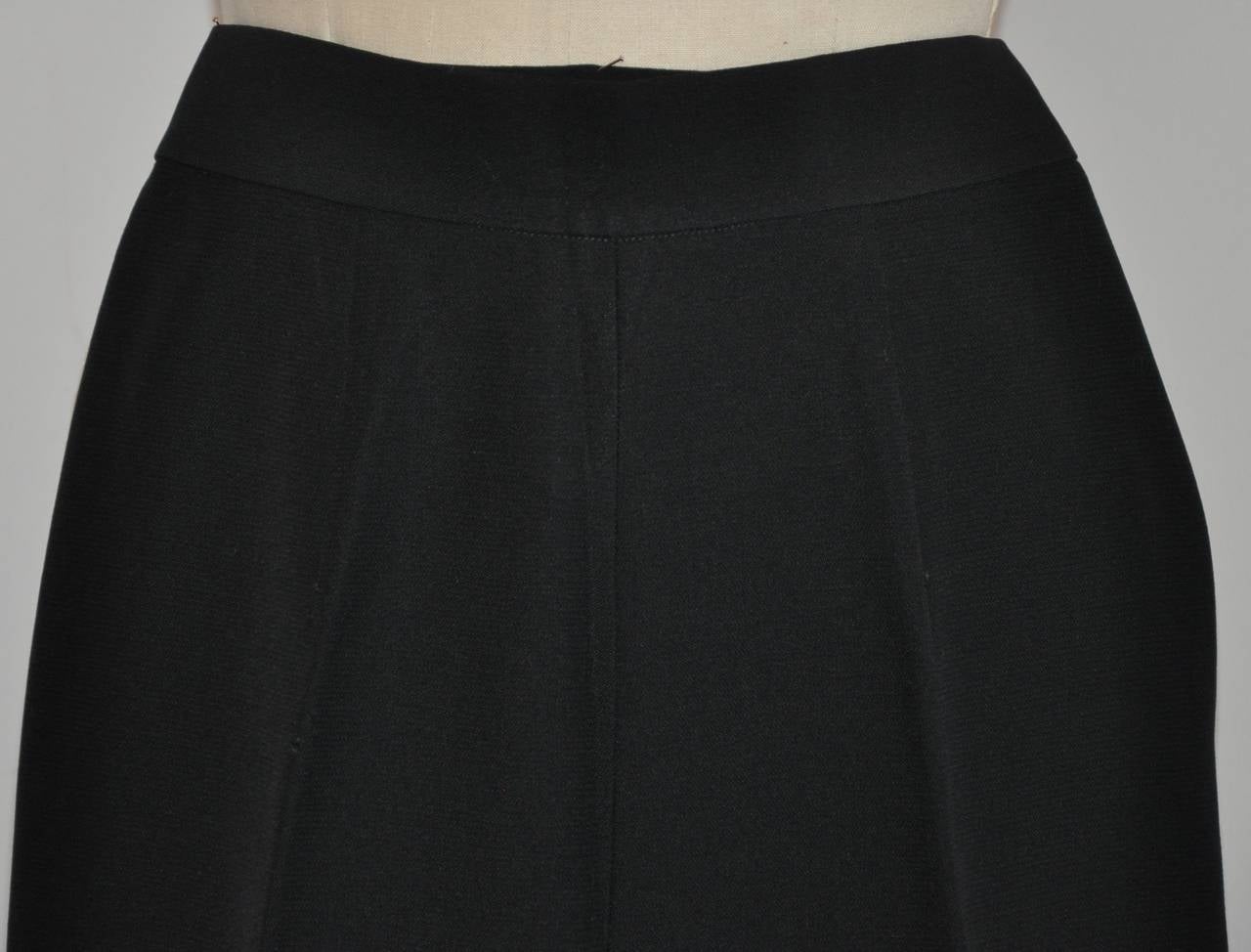 Moschino black slim trousers is size 40/Italy. The outer leg length measures 38 3/4