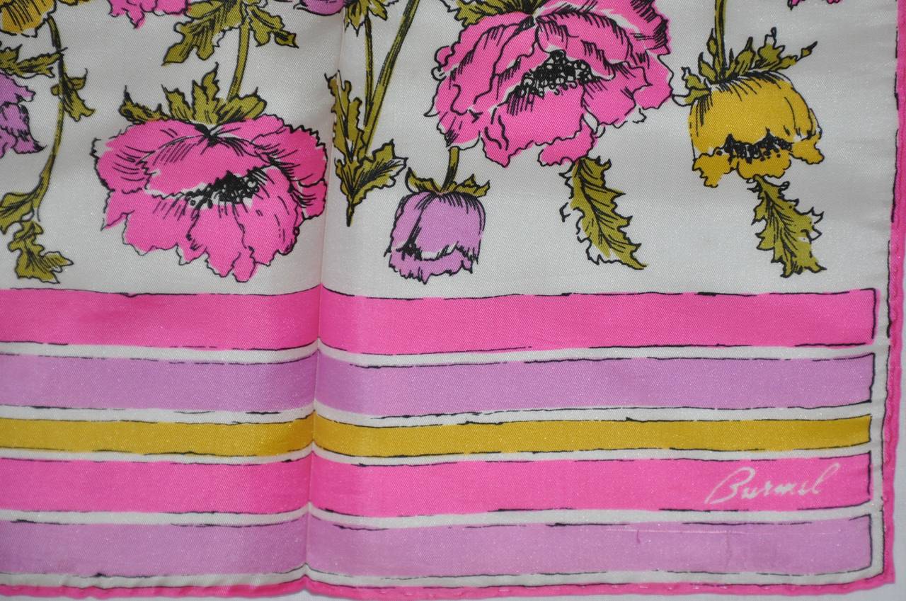 Marron Écharpe en soie multicolore à motif floral « Flora » de Burmel en vente