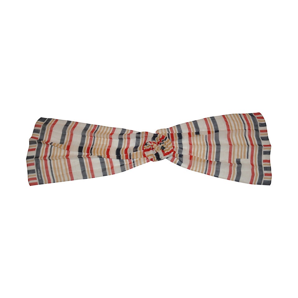 Echarpe en mousseline de soie à rayures multicolores Halston