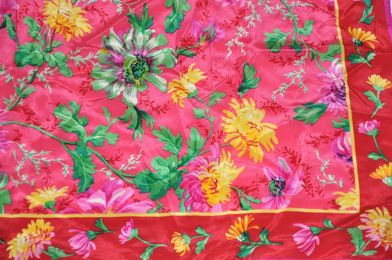 Adrienne Vittadini - Écharpe en soie à fleurs colorées et audacieuses Excellent état - En vente à New York, NY
