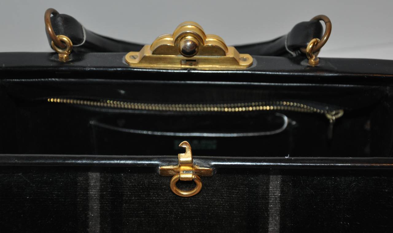Roberta Di Camerino Plush Black Velvet Hard-Framed Handbag In Good Condition In New York, NY