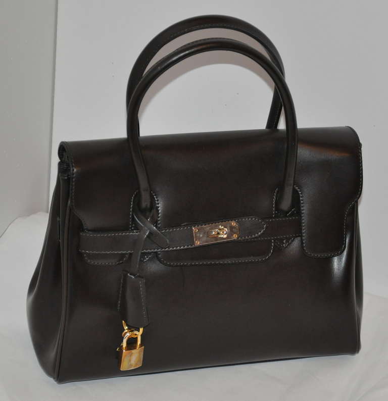 PHYNES Black Leather Handbag with Attachable Shoulder Straps For Sale ...