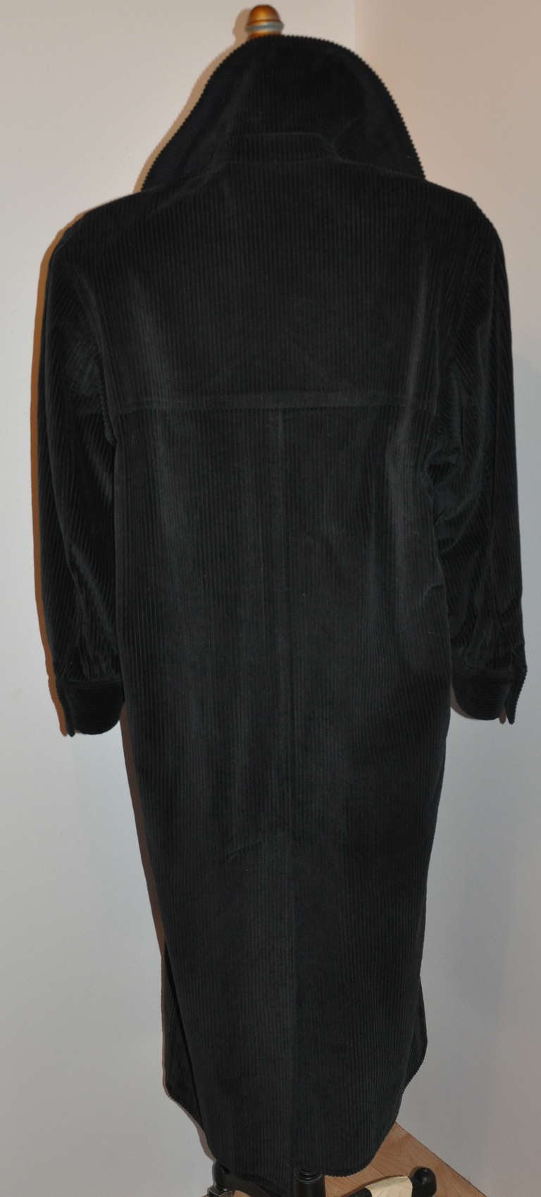 Yves Saint Laurent fully lined black corduroy double-breasted coat measures 47