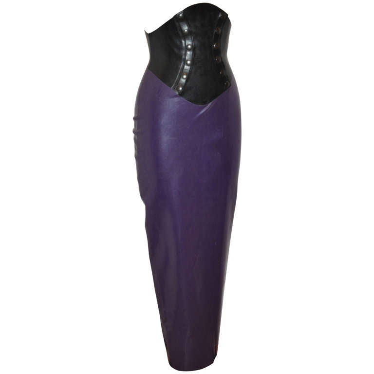 SKIN TWO Deep Plum & Black Latex Double Snap Long Form-Fitting Skirt For Sale