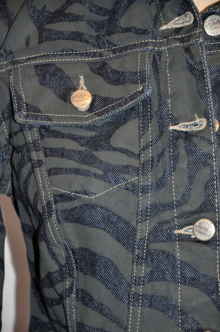 Todd Oldham Schwarze und marineblaue Denim-Jacke mit Leopardenmuster für Damen oder Herren im Angebot