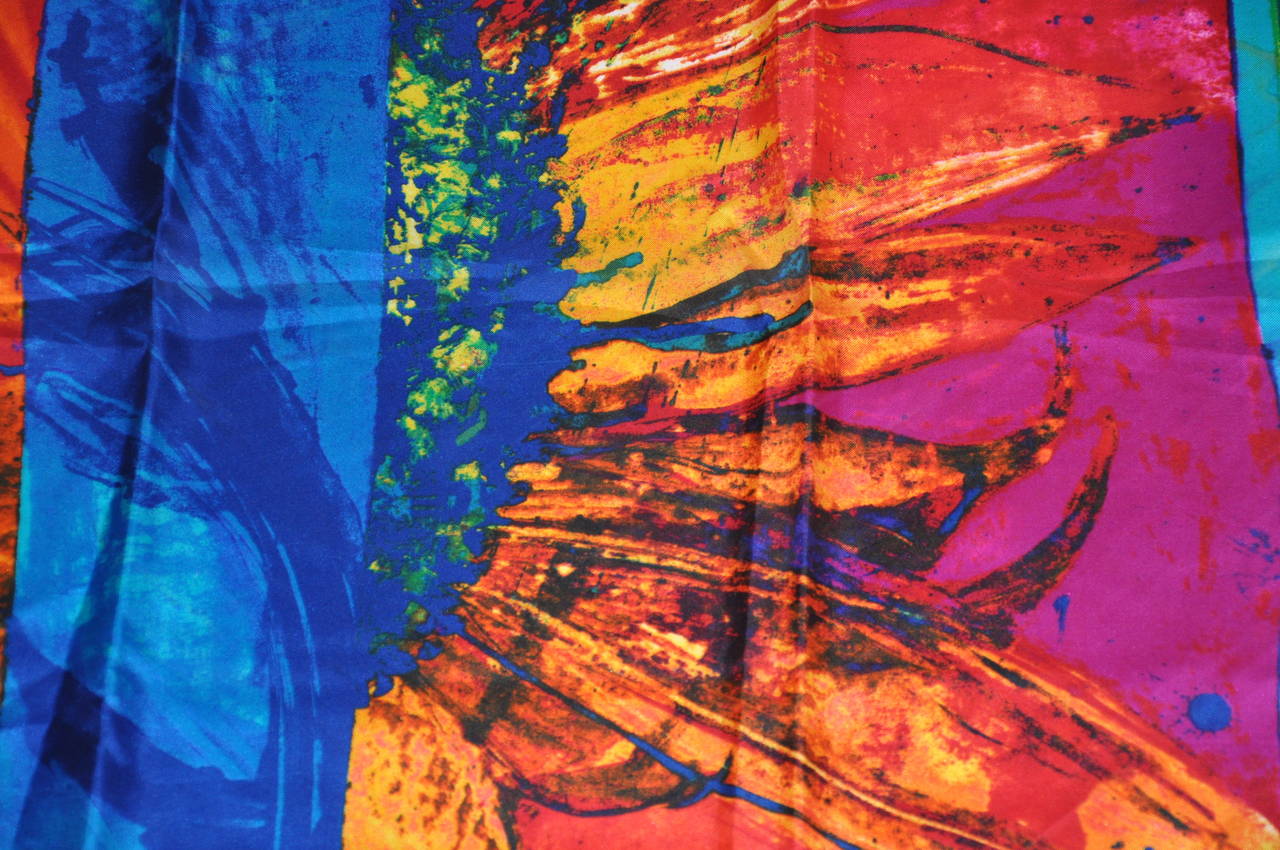 Este pañuelo de seda abstracto 