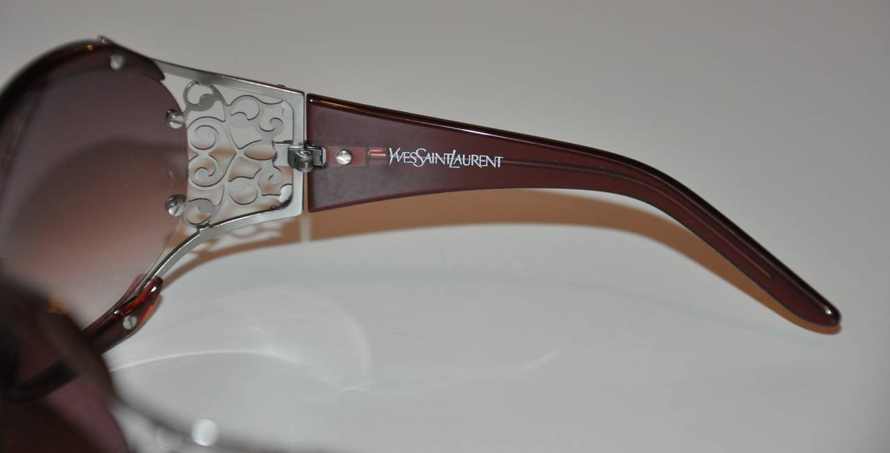 Nero Occhiali da sole Yves Saint Laurent Violet Lucite 