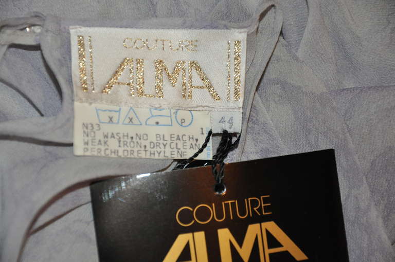 Alma „Couture“ Seiden-Couture-Top mit lavendelfarbenem und grauem Druck im Zustand „Hervorragend“ im Angebot in New York, NY