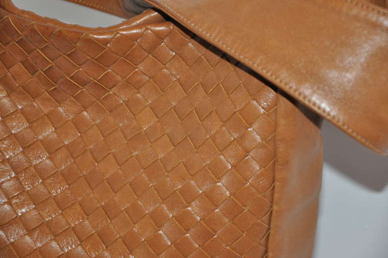 Bottega Veneta Signature Camel Lambskin Shoulder Bag In Excellent Condition In New York, NY