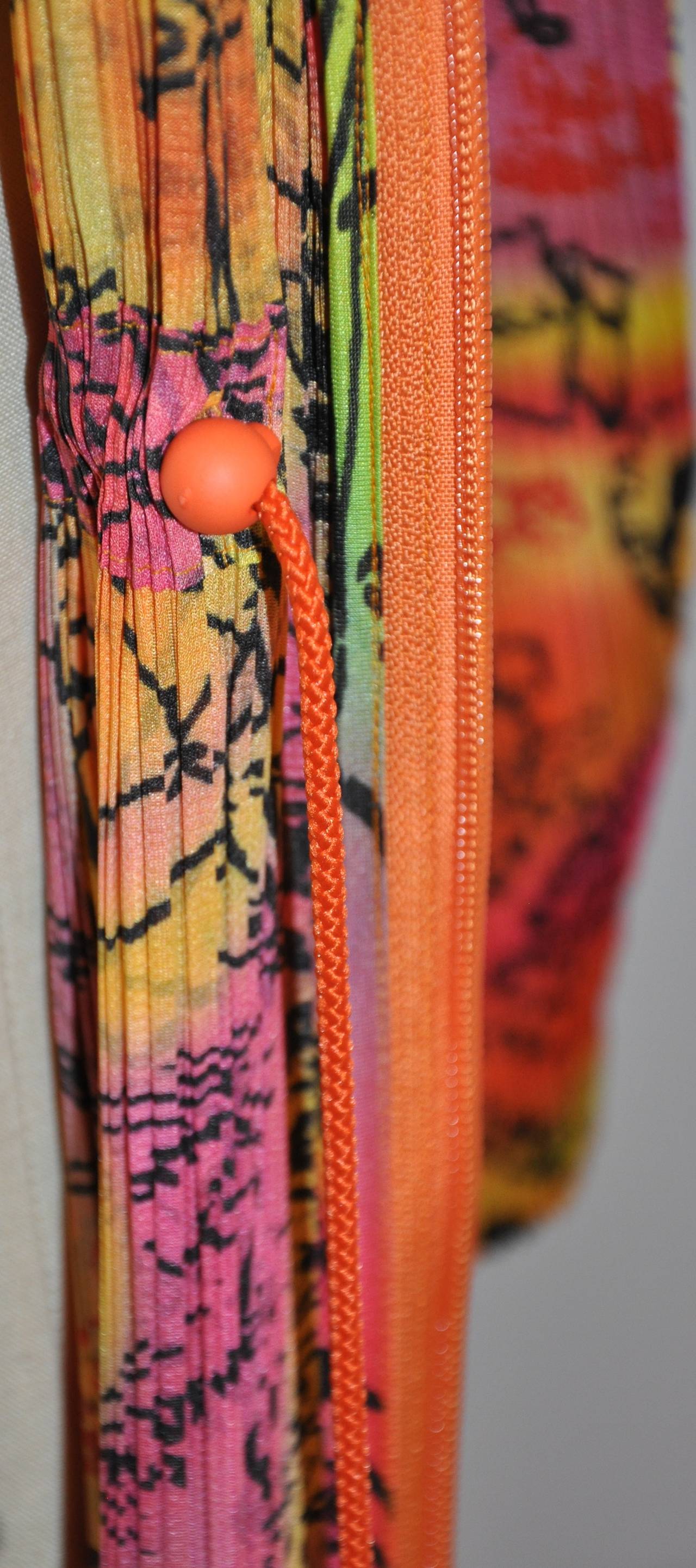 Marrone Issey Miyake - Giacca con cappuccio con doppia cerniera 