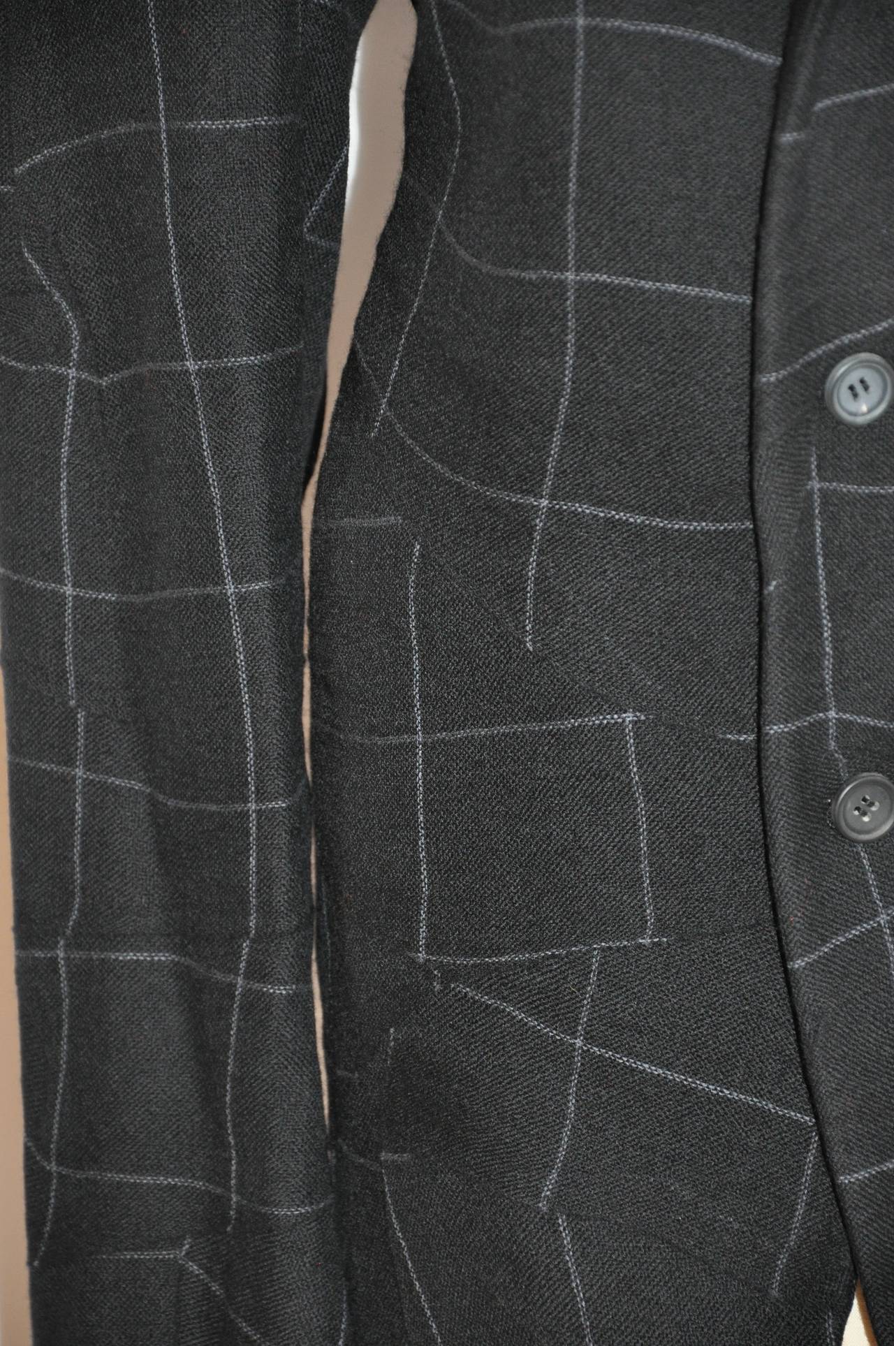 Issey - Laine noire à carreaux déconstruite pour homme  Veste/veste à capuche en vente 1