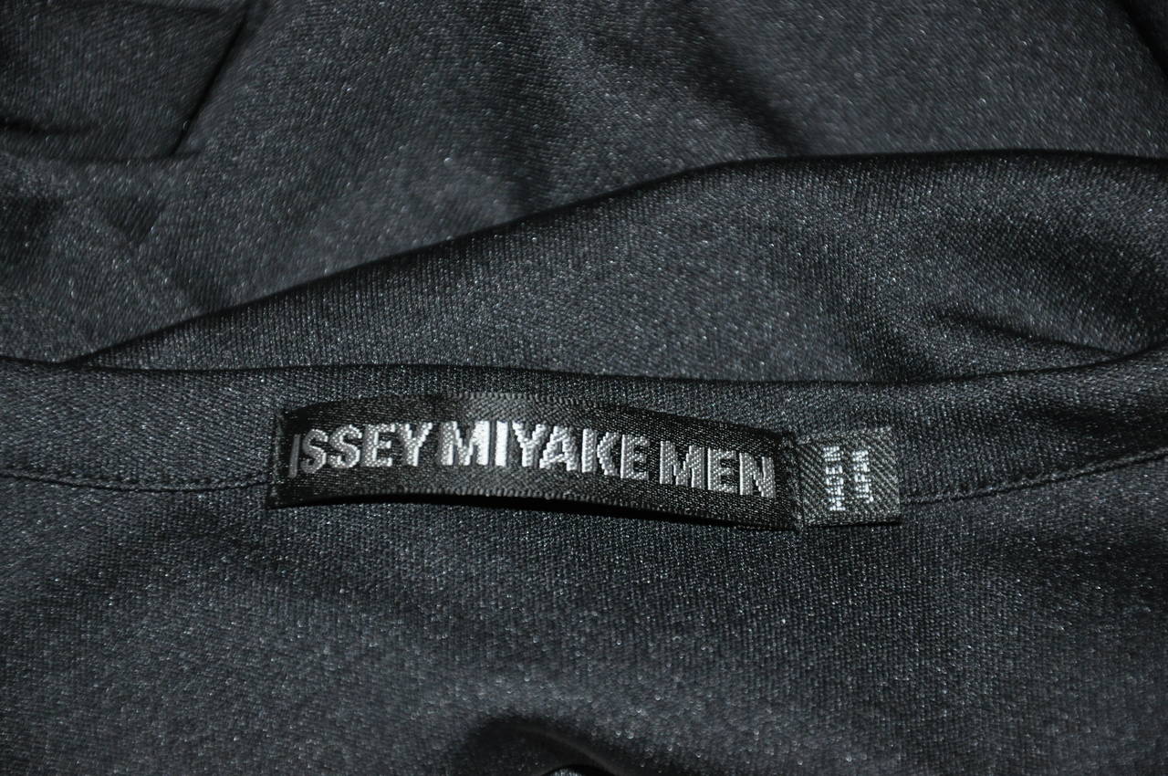 Issey Miyake Men's Multi-Color Crew Neck Pullover 1