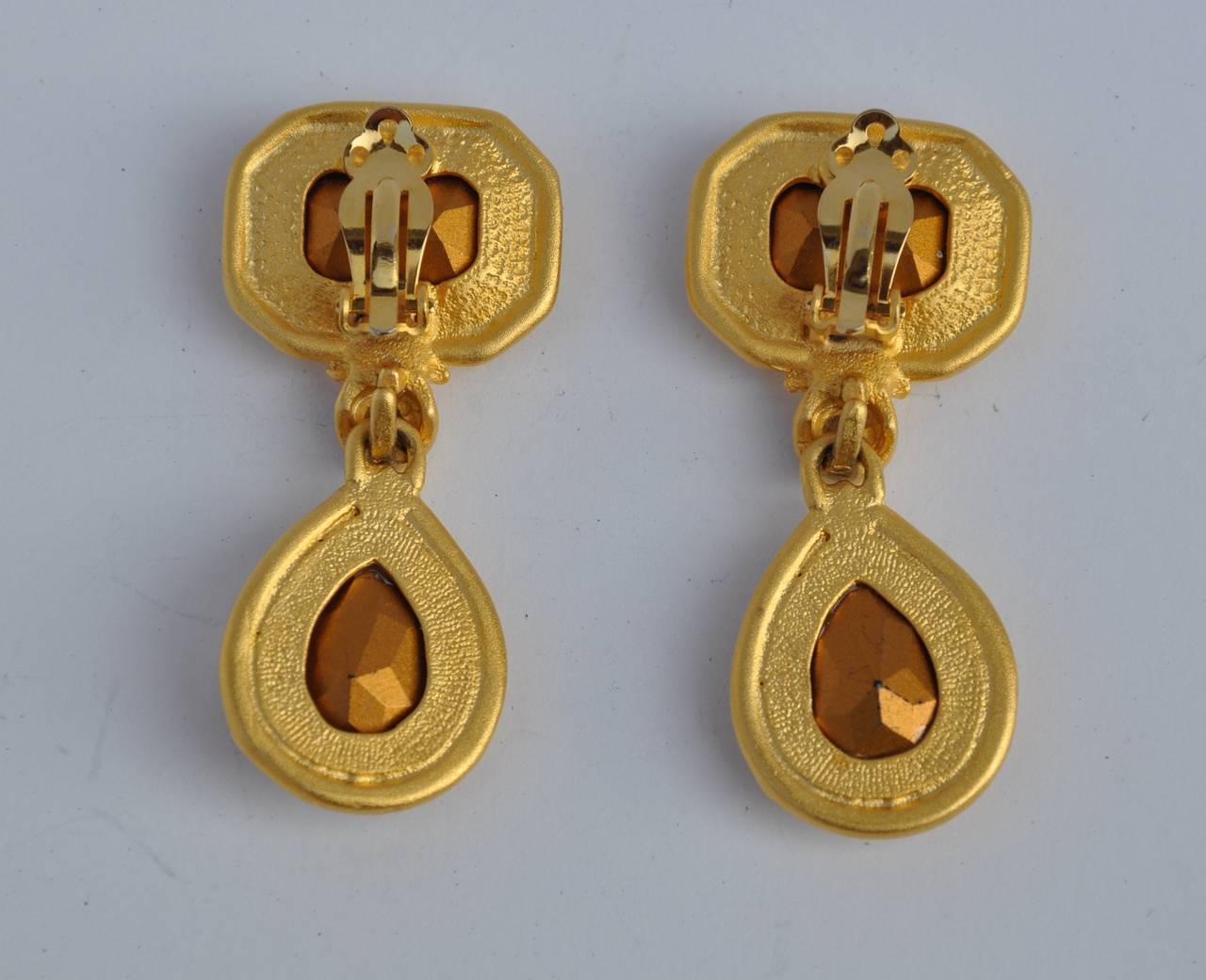 These wonderfully elegant gilded gold vermeil finish drop earrings measures 2