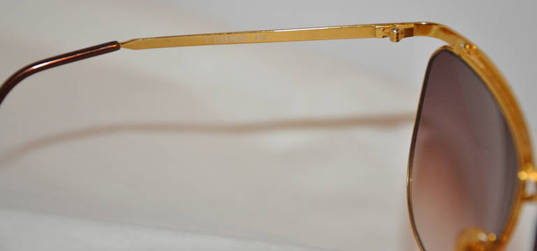 Laura Biagiotti - Lunettes de soleil dorées à monture dorée recouvertes de écailles de tortue Excellent état - En vente à New York, NY