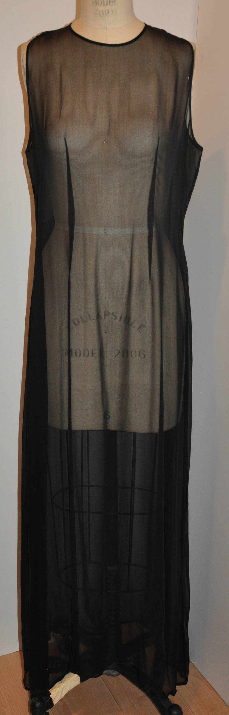 Morgan Le Fay schwarzer Seidenchiffon Zweiteiler kommt mit einem Maxi-Länge Tank Kleid, das 49 1/2 
