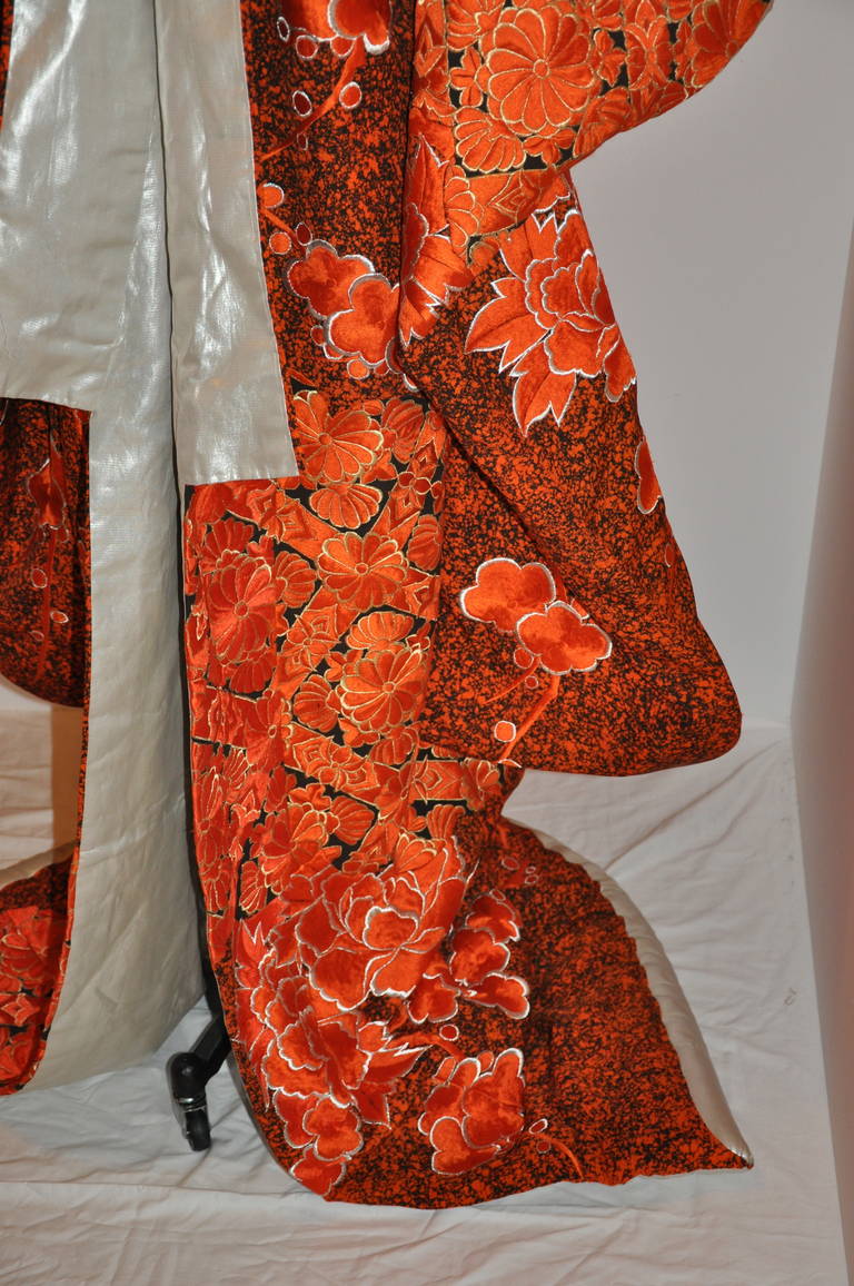 Red Rare Spectacular Hand-Embroidered Tangerine & Gold Lame Japanese Kimono For Sale