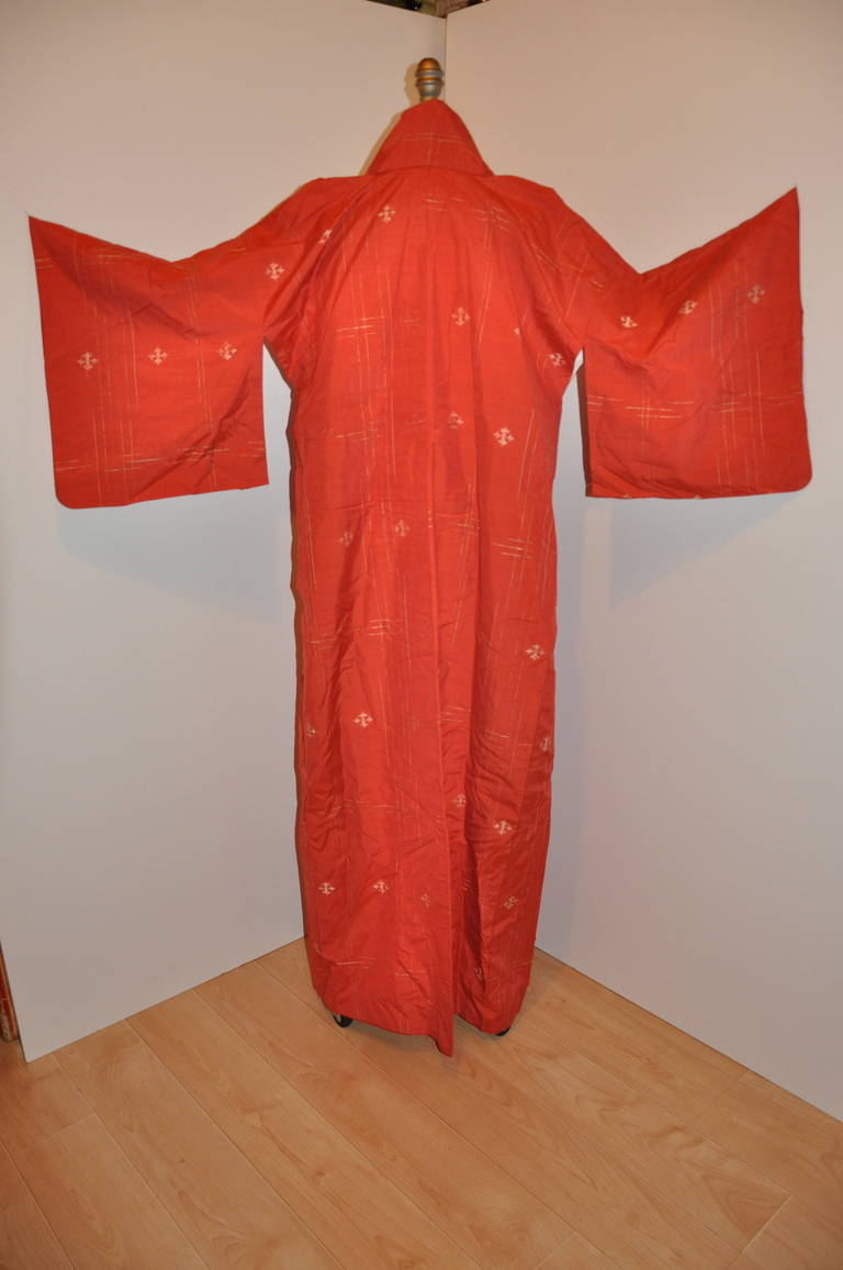 Fully Lined Red Japanese Kimono with Accents of Multi-color Silk Threads In Excellent Condition In New York, NY
