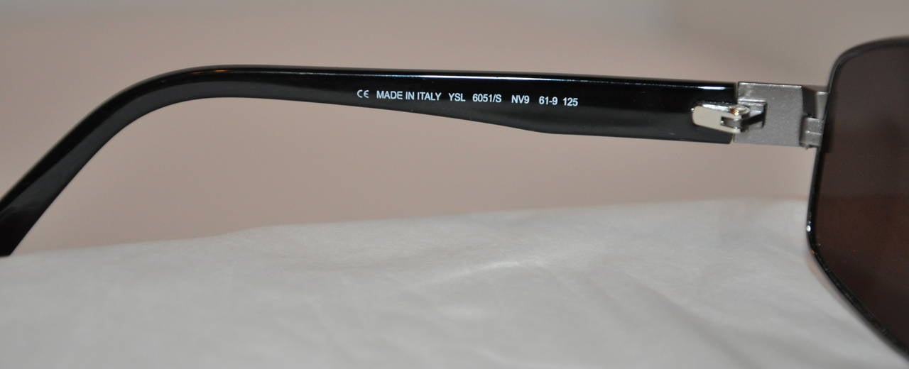 Women's or Men's Yves Saint Laurent Black Hardware with Black Lucite Sunglasses For Sale