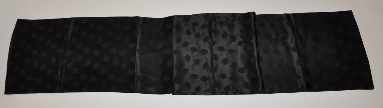 Pañuelo de Seda de Doble Capa "Bloacks" Negro sobre Negro "Crepe de Chine