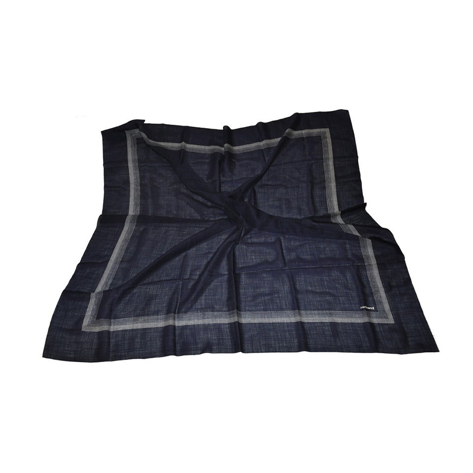 Cacharel - Superbe écharpe en laine noire et crème à franges