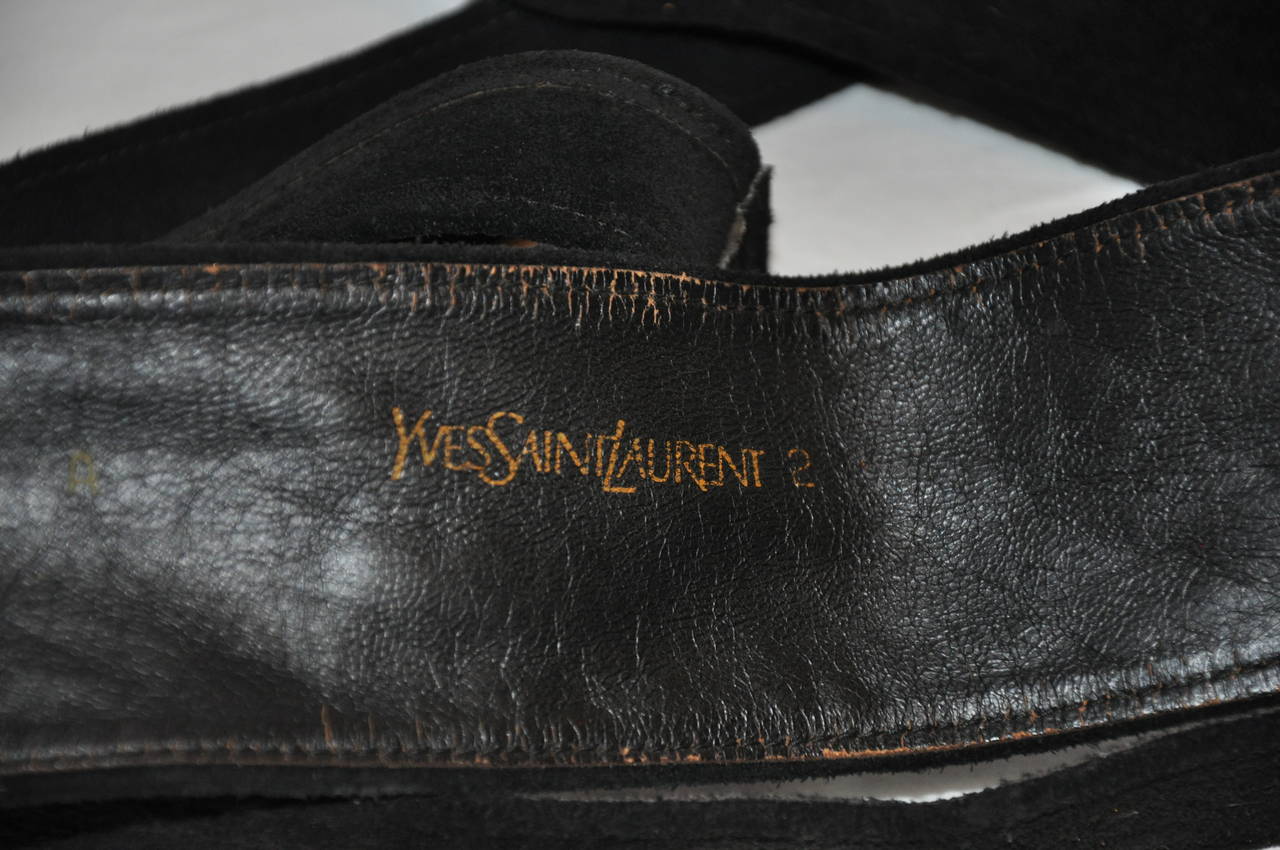 Nero Cintura a doppio strato in pelle scamosciata nera di Yves Saint Laurent in vendita