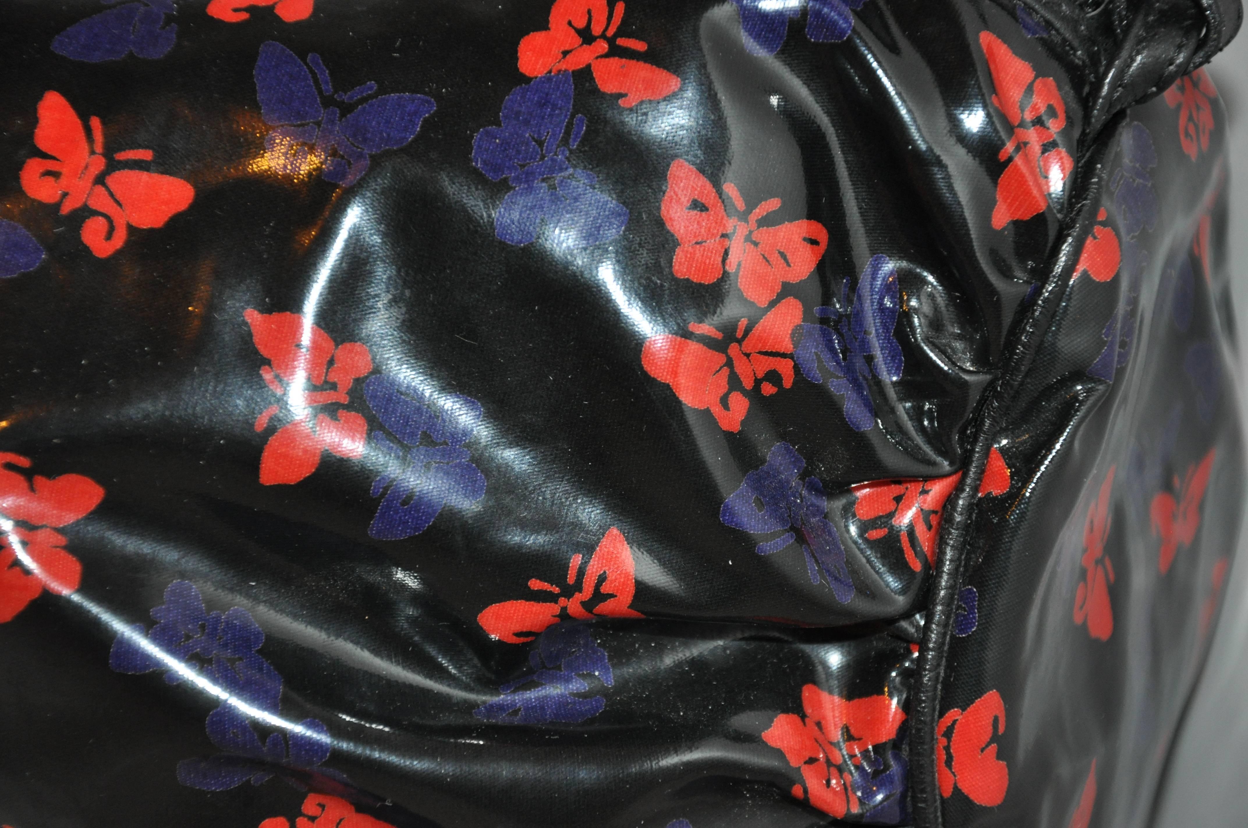 Umhängetasche „Butterflies“ von Bottega Veneta, Vinylbeschichtet im Zustand „Relativ gut“ im Angebot in New York, NY