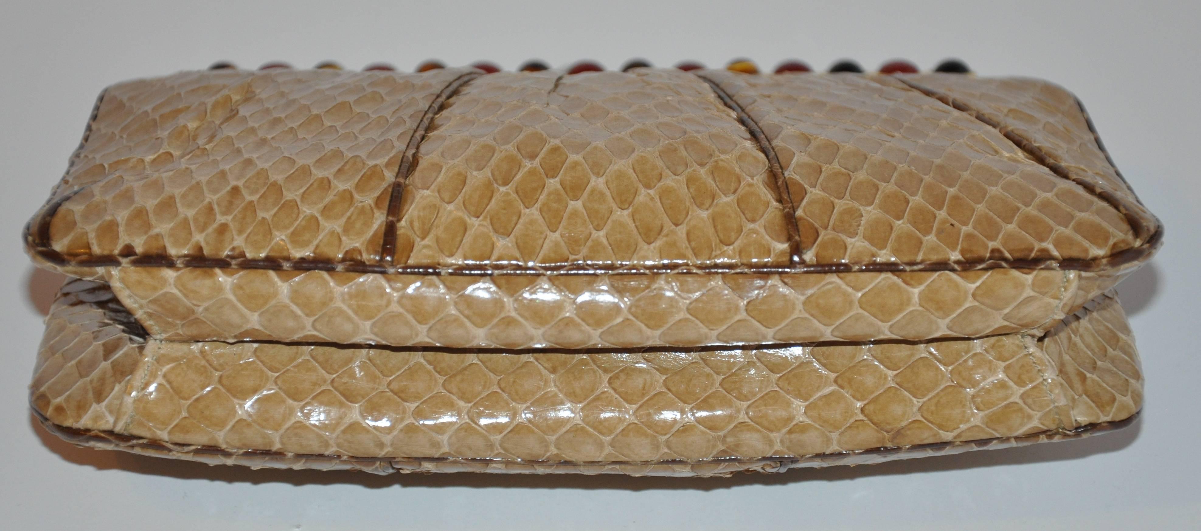 Judith Leiber Abendtasche aus beiger Python mit Tigerauge und Granatsteinen im Zustand „Gut“ im Angebot in New York, NY