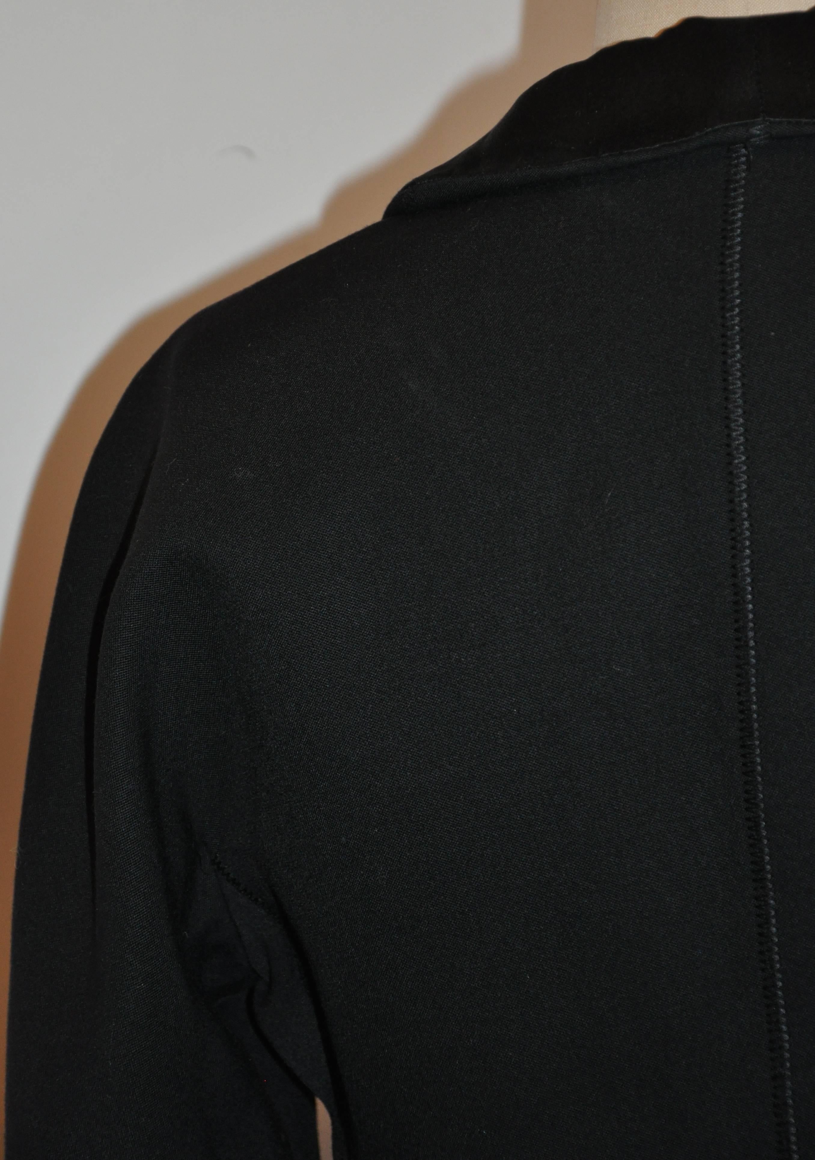 Claude Montana Signature Schwarze Jacke aus Seidensatin mit Formbesatz akzentuiert im Angebot 5