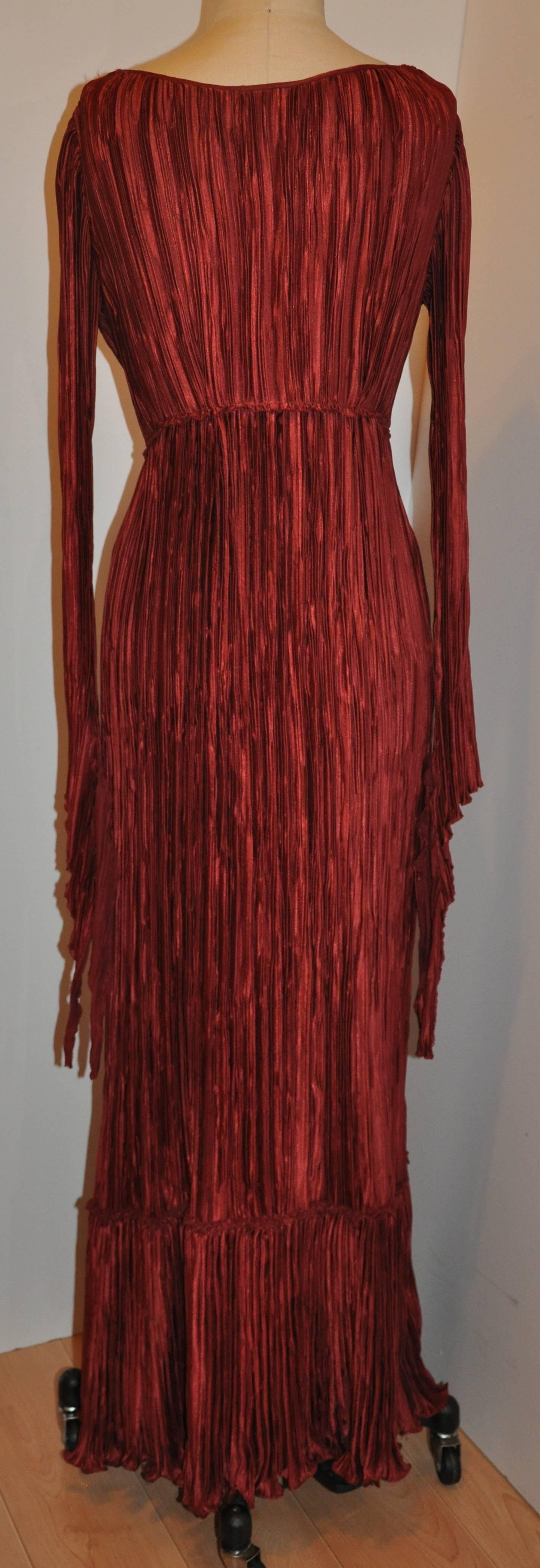 Women's Mary McFadden Signature Burgundy Pleated Body-Hugging Gown For Sale