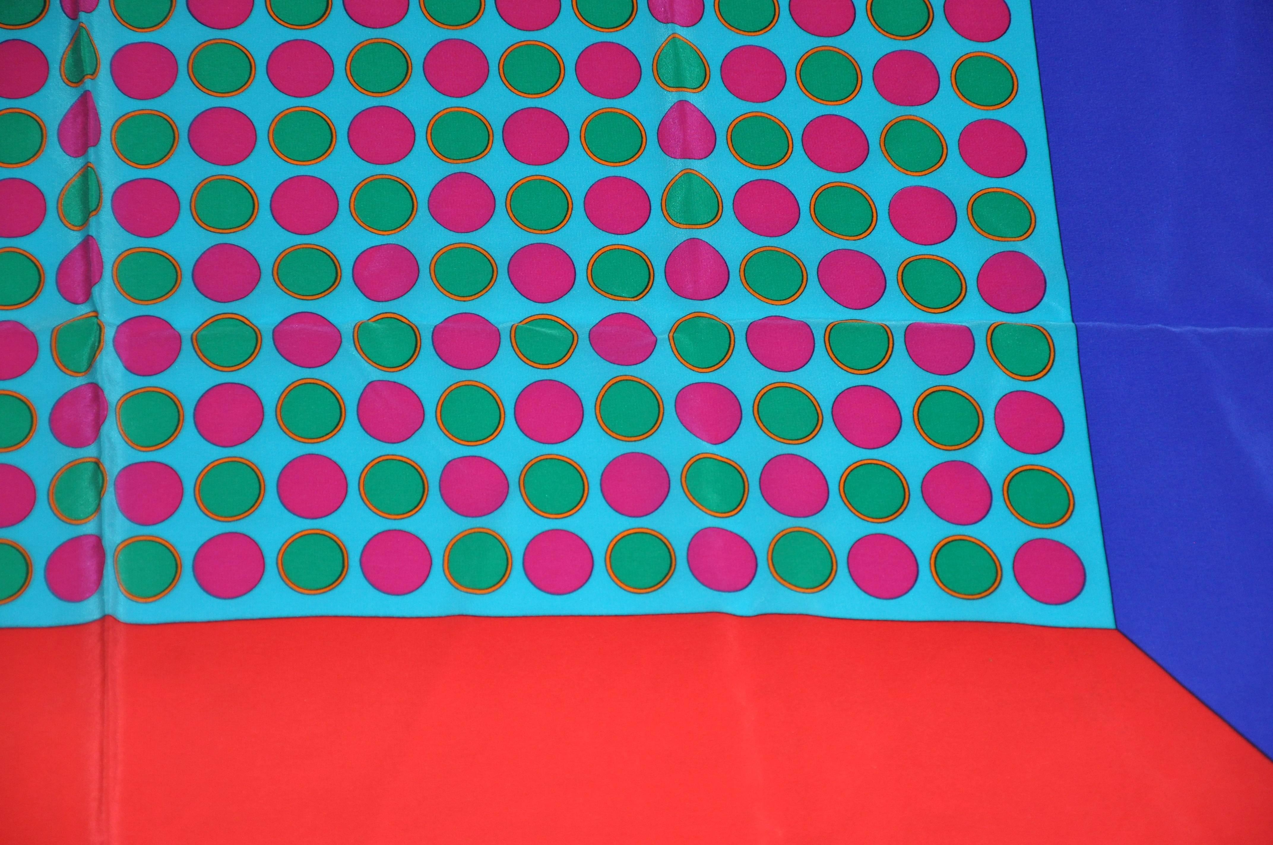         Yves Saint Laurent wunderbare kühne Multi-Color fett abstrakte Seide Crepe de Chine Schal ist mit mehreren Farben von Punkten in der Mitte. Dieser Seidenschal aus Crêpe de Chine misst 34