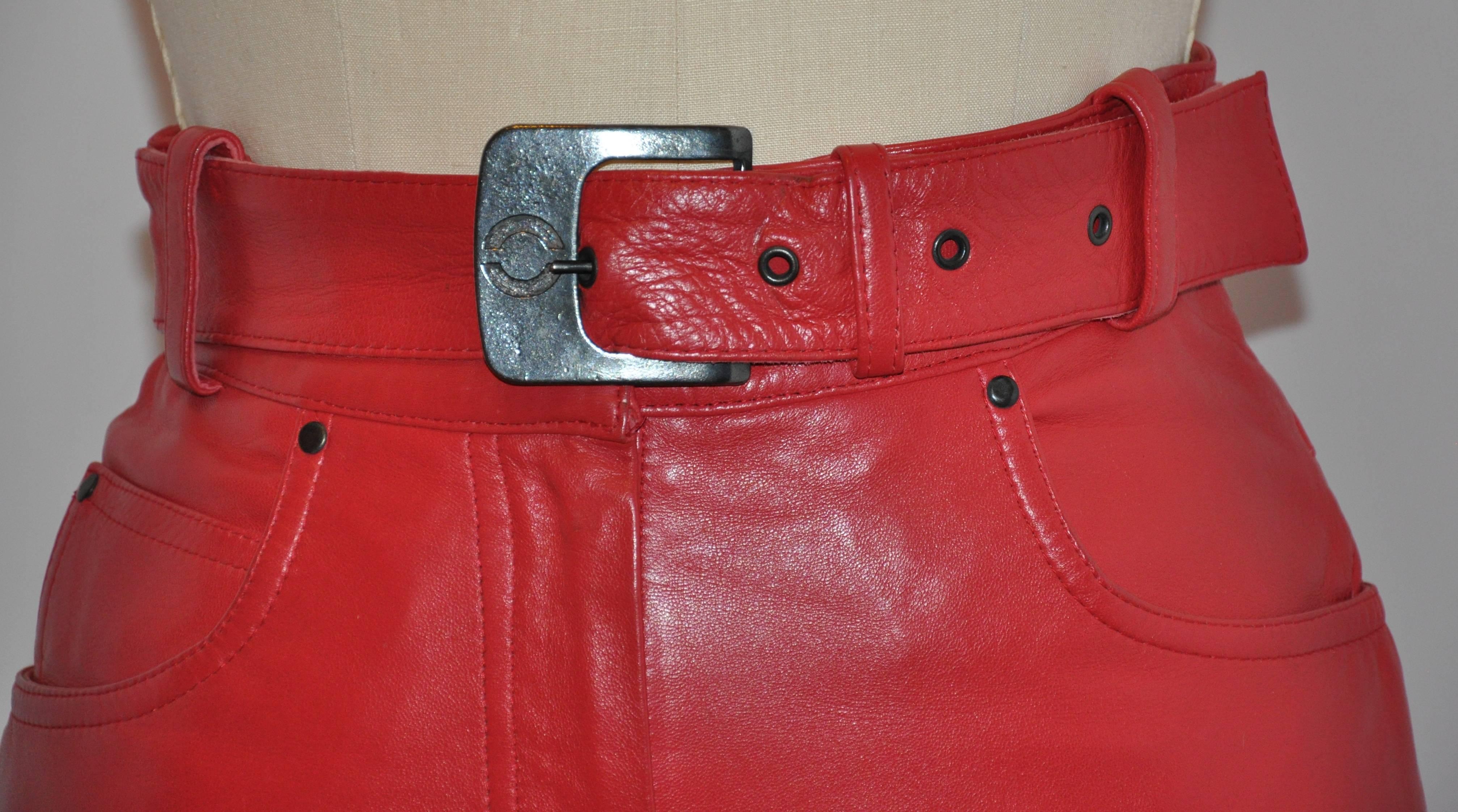 da uomo o donna Gonna con cintura in pelle d'agnello con frange rosse di Claude Montana 