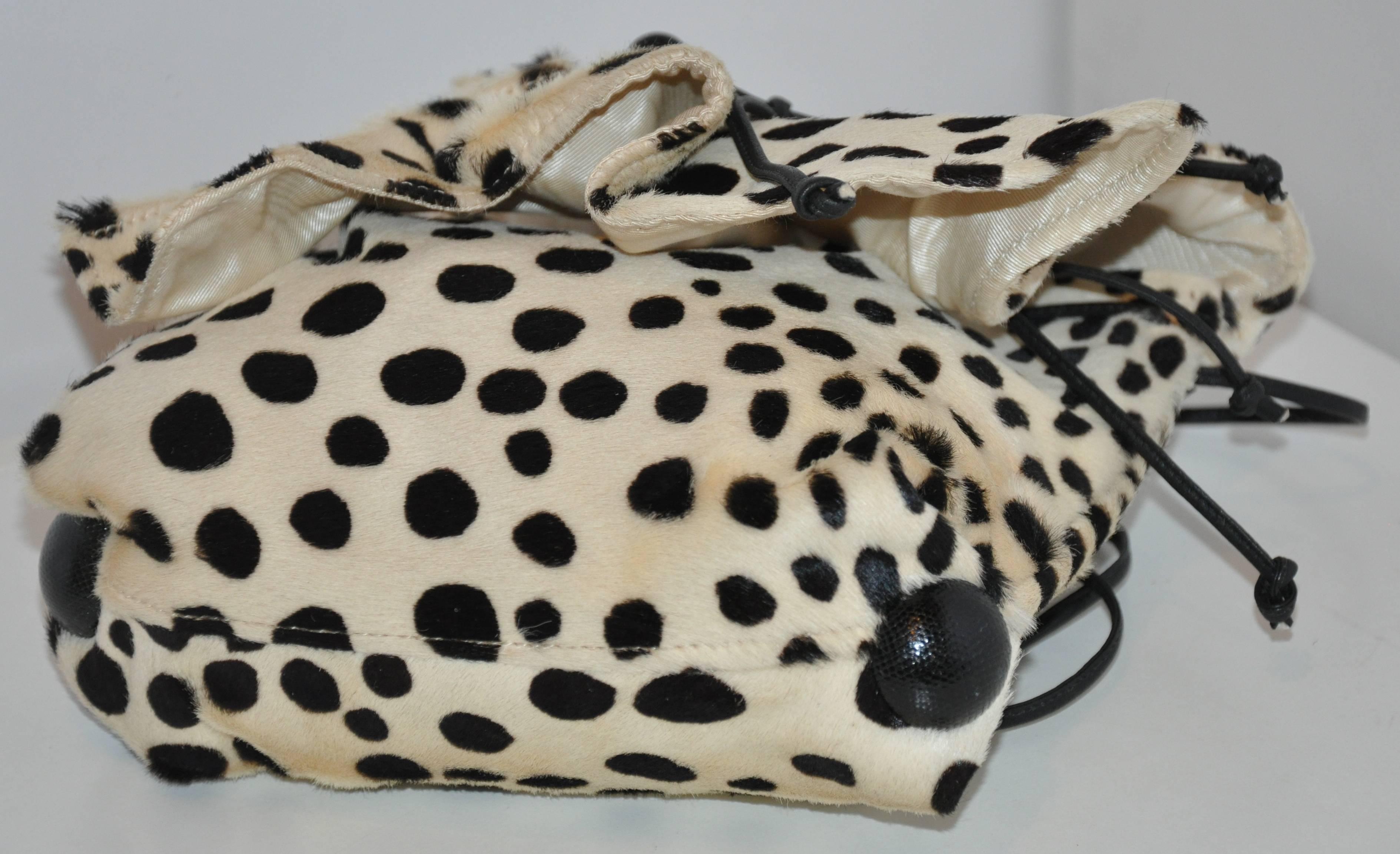 Carlos Falchi Cream & Black Faux Fur Crossover Shoulder Bag In Good Condition For Sale In New York, NY