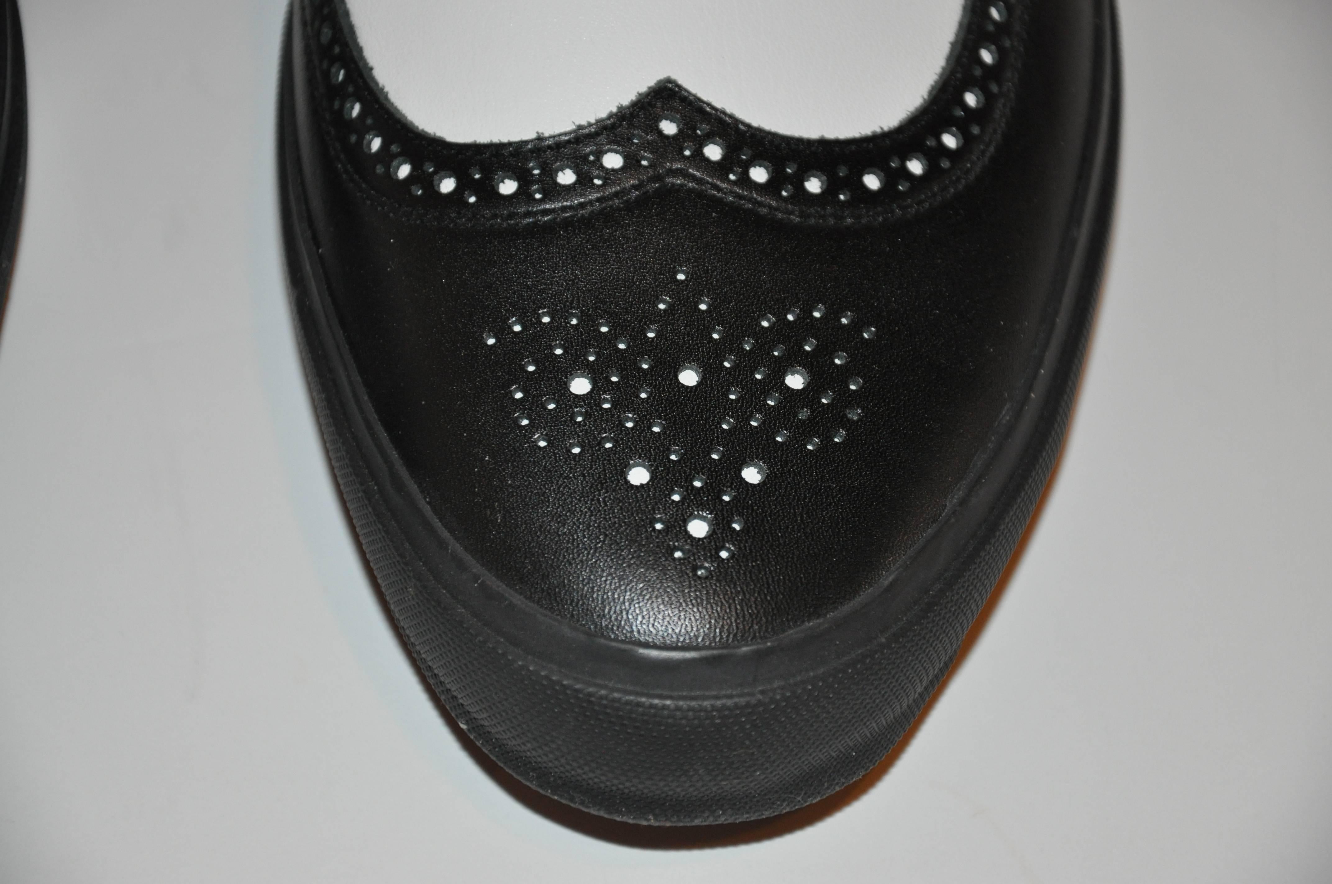 Noir Comme des Garcons - Chaussures en soie caoutchouc «pecs » noires et blanches pour homme en vente
