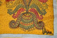 Sciarpa in seta multi-floreale di Vera "Gold-Piece Collection